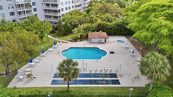 Hillcrest, 3800 Hillcrest Dr #310, Hollywood, Florida 33021, image 1