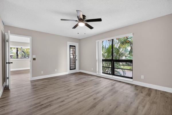 Golf Villas, 307 Brackenwood Cir, Palm Beach Gardens, Florida 33418, image 1