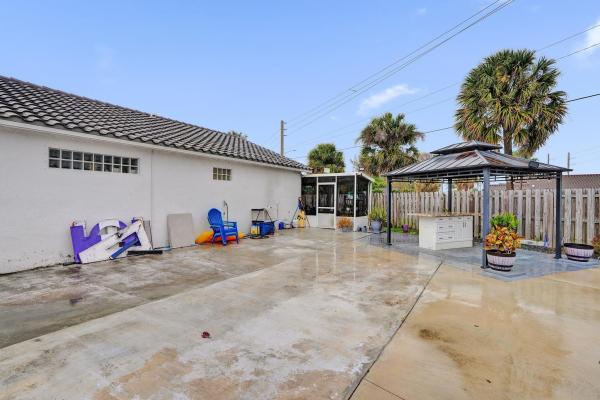 Turtle Run Estates, 7635 NW 168th Ter, Hialeah, Florida 33015, image 3