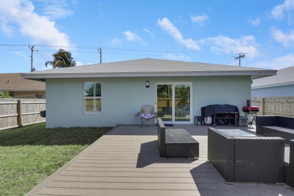 Northwood Pines, 3121 Pinewood Ave, West Palm Beach, Florida 33407, image 1
