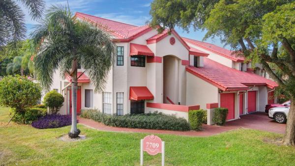 The Lexington Club Villas, 7709 Lexington Club Blvd #C, Delray Beach, Florida 33446, image 3