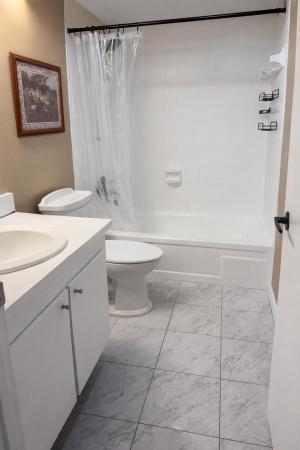 2001 W Woolbright Rd #F204, Boynton Beach, Florida 33426, image 2
