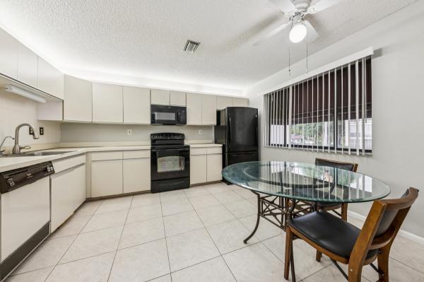 5040 Rose Hill Dr #204, Boynton Beach, Florida 33437, image 1