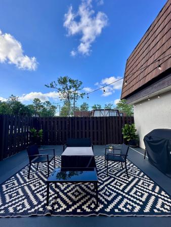 Weybridge Townhomes, 132 Weybridge Cir #D, Royal Palm Beach, Florida 33411, image 2