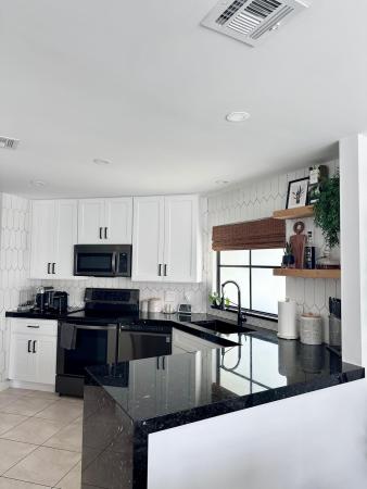 Weybridge Townhomes, 132 Weybridge Cir #D, Royal Palm Beach, Florida 33411, image 2