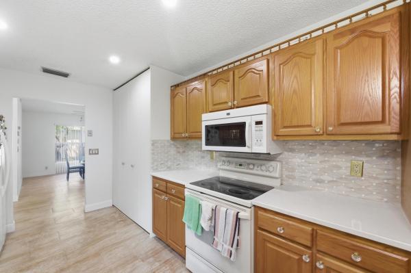 Tamarind Village, 2646 Dahoon Ave, Coconut Creek, Florida 33063, image 1