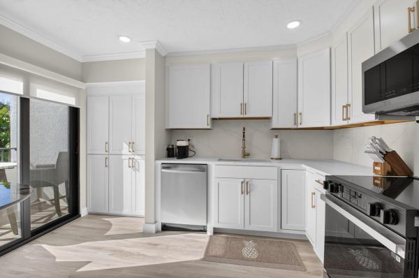 Gleneagles, 7455 Glendevon Ln #206, Delray Beach, Florida 33446, image 3