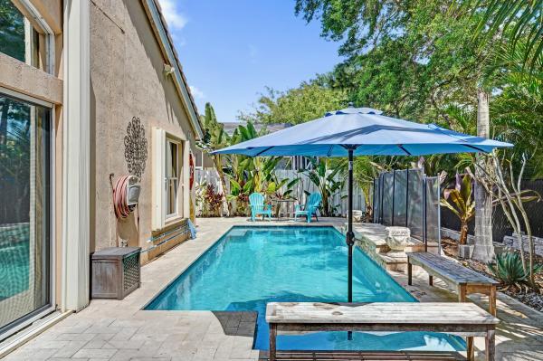 Sand Hills Village, 6214 Sand Hills Cir, Lake Worth, Florida 33463, image 1