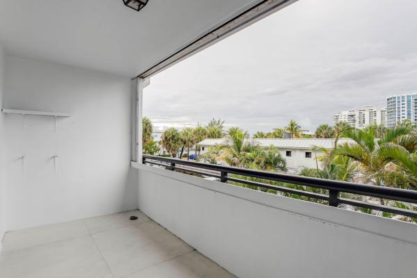 Christopher House, 401 Briny Ave #315, Pompano Beach, Florida 33062, image 2
