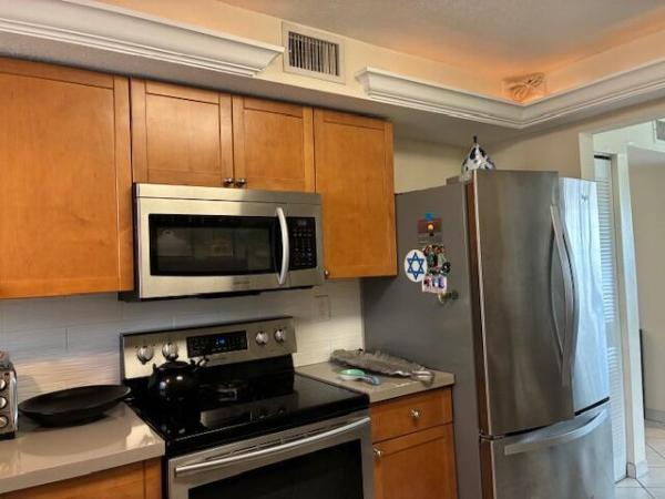 504 Piedmont K, Delray Beach, Florida 33484, image 3