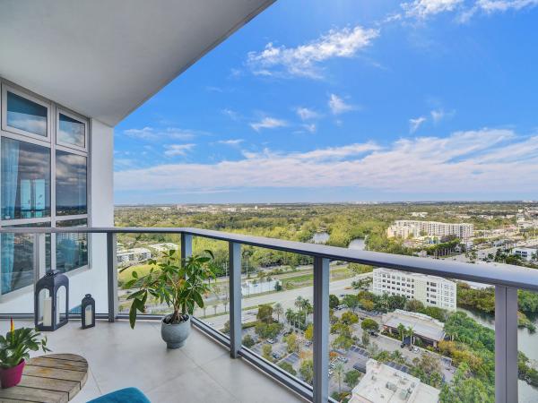 North Tower At Marina Palms, 17301 Biscayne Blvd #PH-8, North Miami Beach, Florida 33160, image 2