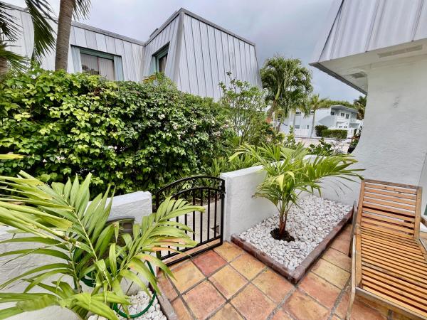 Shore Place, 106 Linda Ln #4, Palm Beach Shores, Florida 33404, image 1