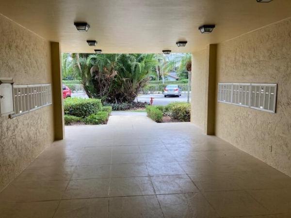The Tennis Club Of Palm Beach, 2820 Tennis Club Dr #401, West Palm Beach, Florida 33417, image 2