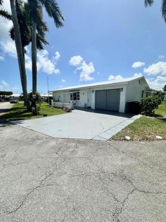 Palm Beach Leisureville, 811 SW 18th Ct, Boynton Beach, Florida 33426, image 3