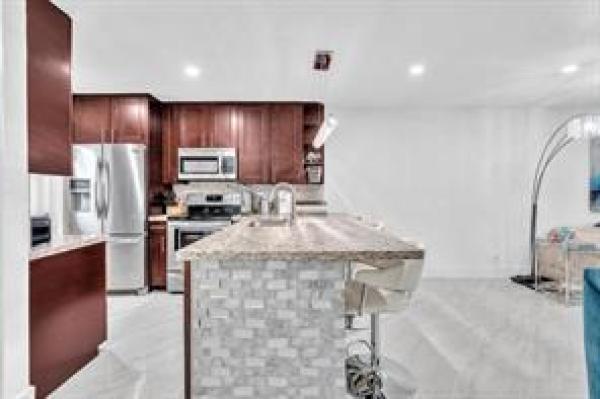 Kings Park Garden, 4025 N Federal Hwy #312A, Fort Lauderdale, Florida 33308, image 3
