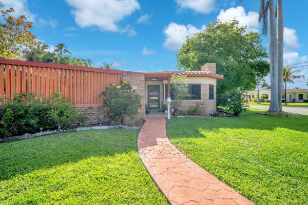 11490 W Biscayne Canal Rd, Unincorporated Dade County, Florida 33161, image 1