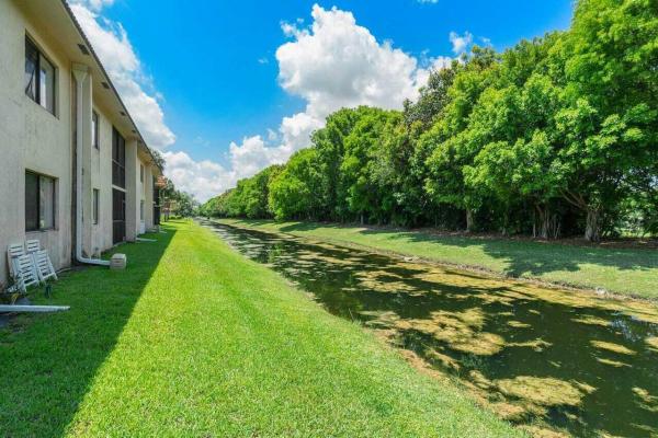 Racquet Club At Bonaventure, 341 Lakeview Dr #203, Weston, Florida 33326, image 1