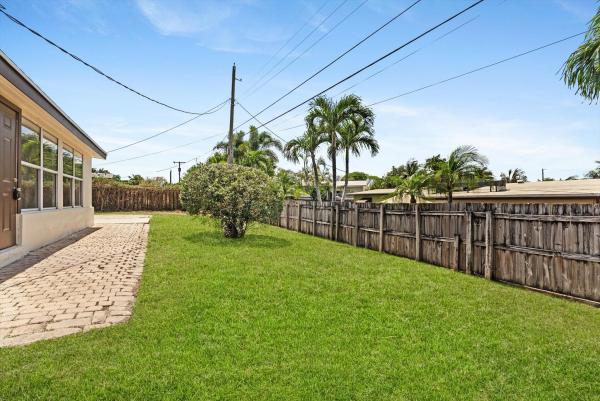 Lake Osborne Hills, 1449 Hillcrest Dr, Lake Worth Beach, Florida 33461, image 1