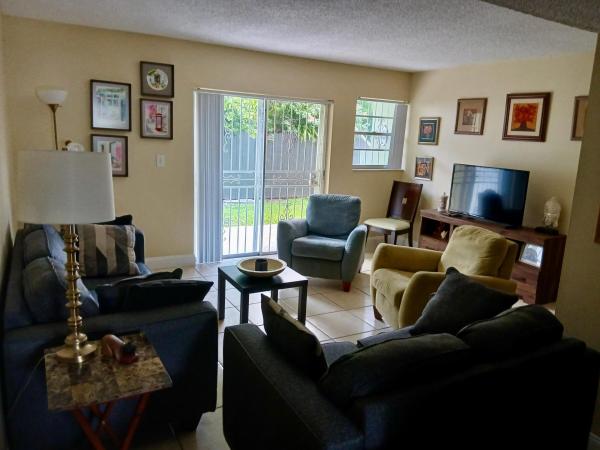 11071 NW 7th St #104, Unincorporated Dade County, Florida 33172, image 1