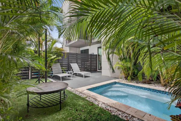 Lineo Lake Ridge, 1044 N Victoria Park Rd, Fort Lauderdale, Florida 33304, image 1