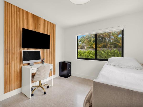 Pompano Waterway Estates, 2751 NE 53rd St, Lighthouse Point, Florida 33064, image 1