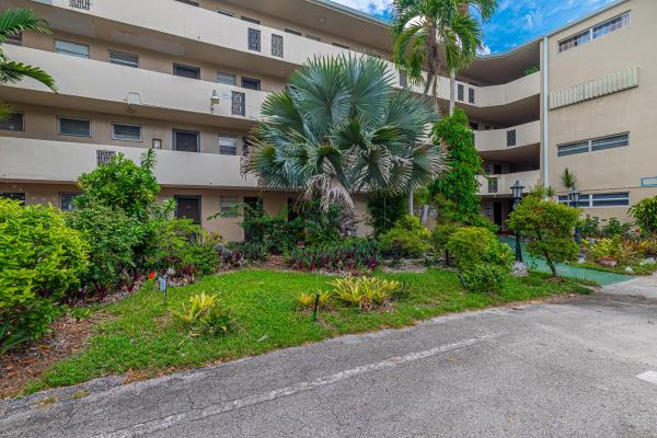 Allamanda Gardens, 1660 NE 191st St #311-1, Ojus, Florida 33179, image 3