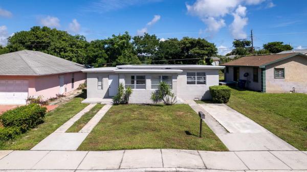 Acrehome Park, 1340 W 33rd St, Riviera Beach, Florida 33404, image 1