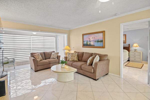 The Pines Of Delray, 1001 Flame Vine Ave #202, Delray Beach, Florida 33445, image 2