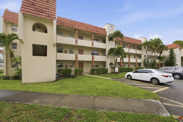 Sunrise Lakes 1, 2900 W Sunrise Lakes Dr #201, Sunrise, Florida 33322, image 3