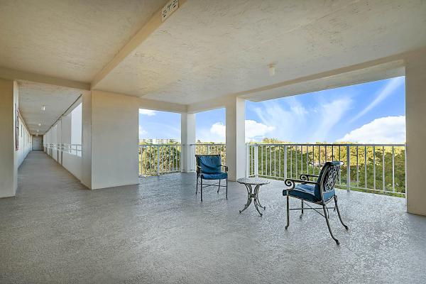Oaks Lane At Palm-Aire, 575 Oaks Ln #703, Pompano Beach, Florida 33069, image 2