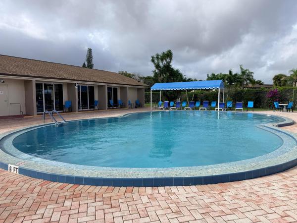 Lakeside Village, 500 Davis Rd #26, Palm Springs, Florida 33461, image 1