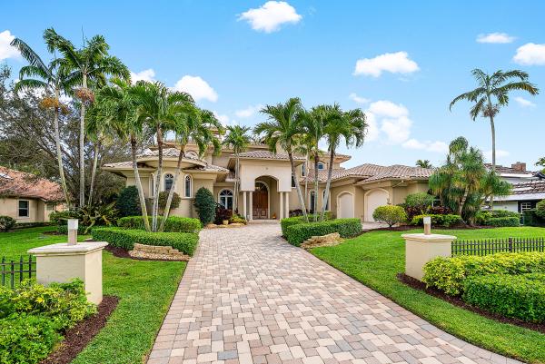 Pine Tree Golf Club, 4304 Saint Andrews Dr, Boynton Beach, Florida 33436, image 1