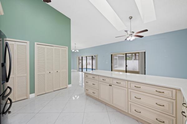 Hidden Valley, 281 N Country Club Blvd, Boca Raton, Florida 33487, image 1