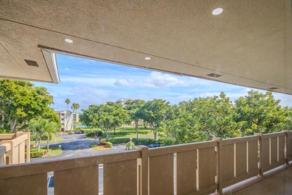 Huntington Lakes 1, 14375 Strathmore Ln #404, Delray Beach, Florida 33446, image 3