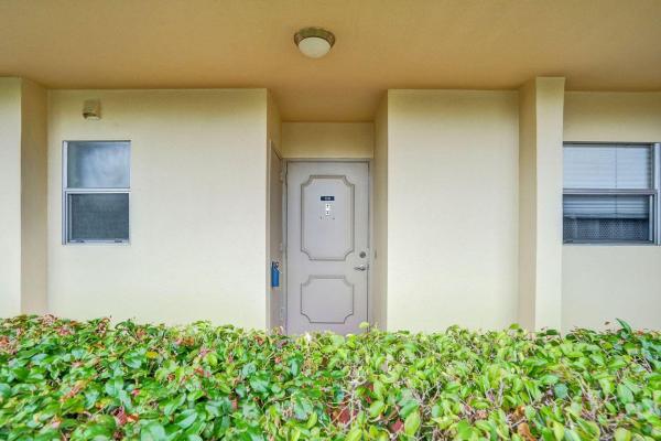 3590 Via Poinciana #114, Lake Worth, Florida 33467, image 1
