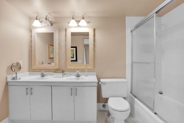 Portofino Village, 3202 Portofino Pt #E4, Coconut Creek, Florida 33066, image 2