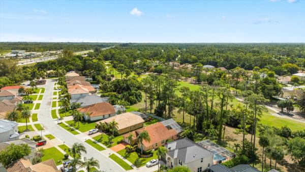 Hidden Creek At Binks Forest, 15802 Glen Willow Ln, Wellington, Florida 33414, image 2