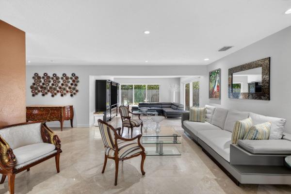 Edgewater Estates, 2300 NE 16th Ave, Wilton Manors, Florida 33305, image 2