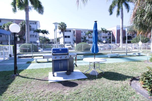 Isle Of Paradise, 460 Paradise Isle Blvd #203, Hallandale Beach, Florida 33009, image 1