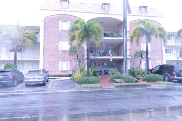 Isle Of Paradise, 460 Paradise Isle Blvd #203, Hallandale Beach, Florida 33009, image 2