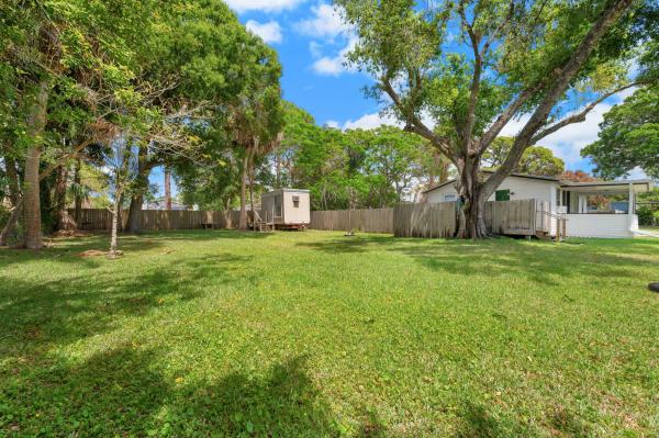 Regina Palms, 390 Baysinger Ave, Fort Pierce, Florida 34982, image 1