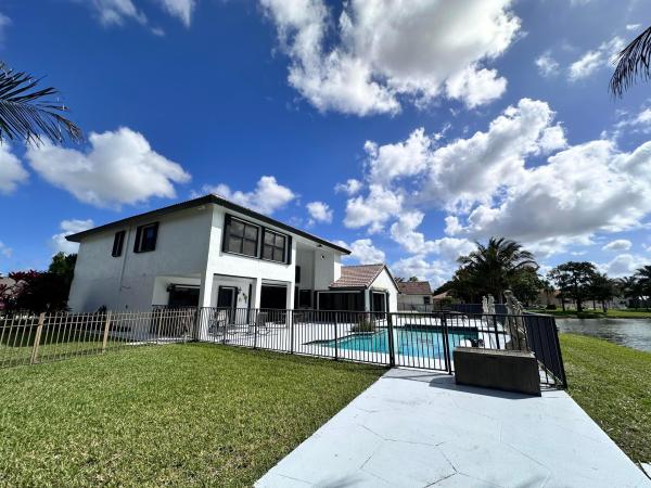 6695 Lake Loran Way, Lake Worth, Florida 33467, image 1