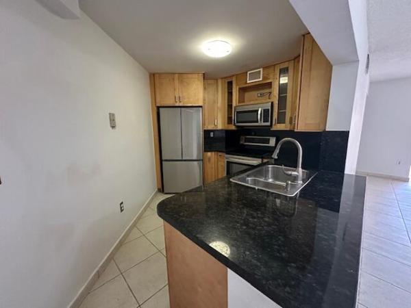 10237 NW 9th St Cir #108-4, Unincorporated Dade County, Florida 33172, image 2