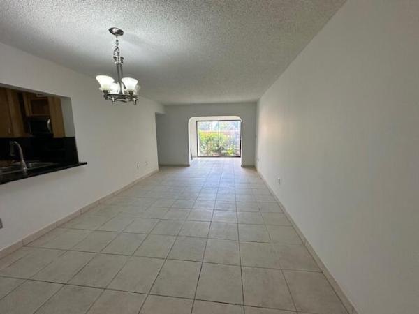 10237 NW 9th St Cir #108-4, Unincorporated Dade County, Florida 33172, image 3