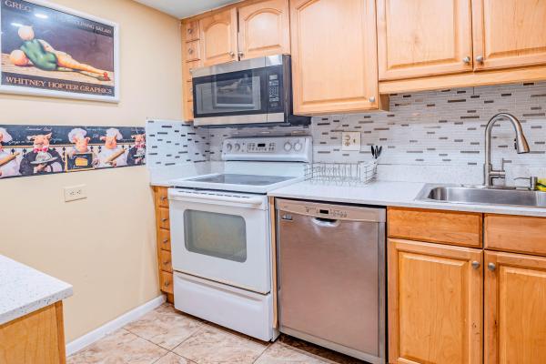 International Village At Inverrary, 3710 Inverrary Dr #2S, Lauderhill, Florida 33319, image 2