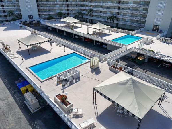 Lake Harbour Towers East, 801 Lake Shore Dr #414, Lake Park, Florida 33403, image 2