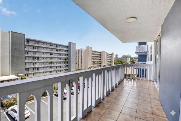 Meadowbrook Towers, 400 NE 12th Ave #405, Hallandale Beach, Florida 33009, image 2