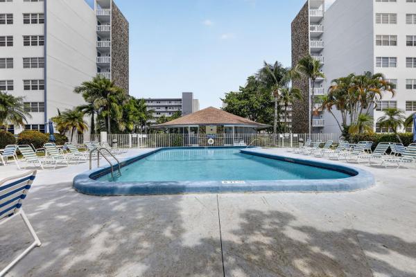 Meadowbrook Towers, 400 NE 12th Ave #405, Hallandale Beach, Florida 33009, image 2
