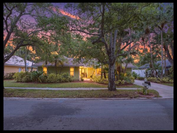 The Shores Of Jupiter, 18546 Lake Bend Dr, Jupiter, Florida 33458, image 2