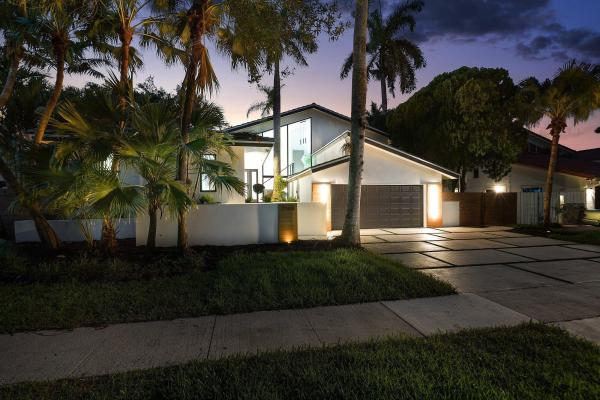Colonnade At Glen Oaks, 2668 NW 41st St, Boca Raton, Florida 33434, image 2